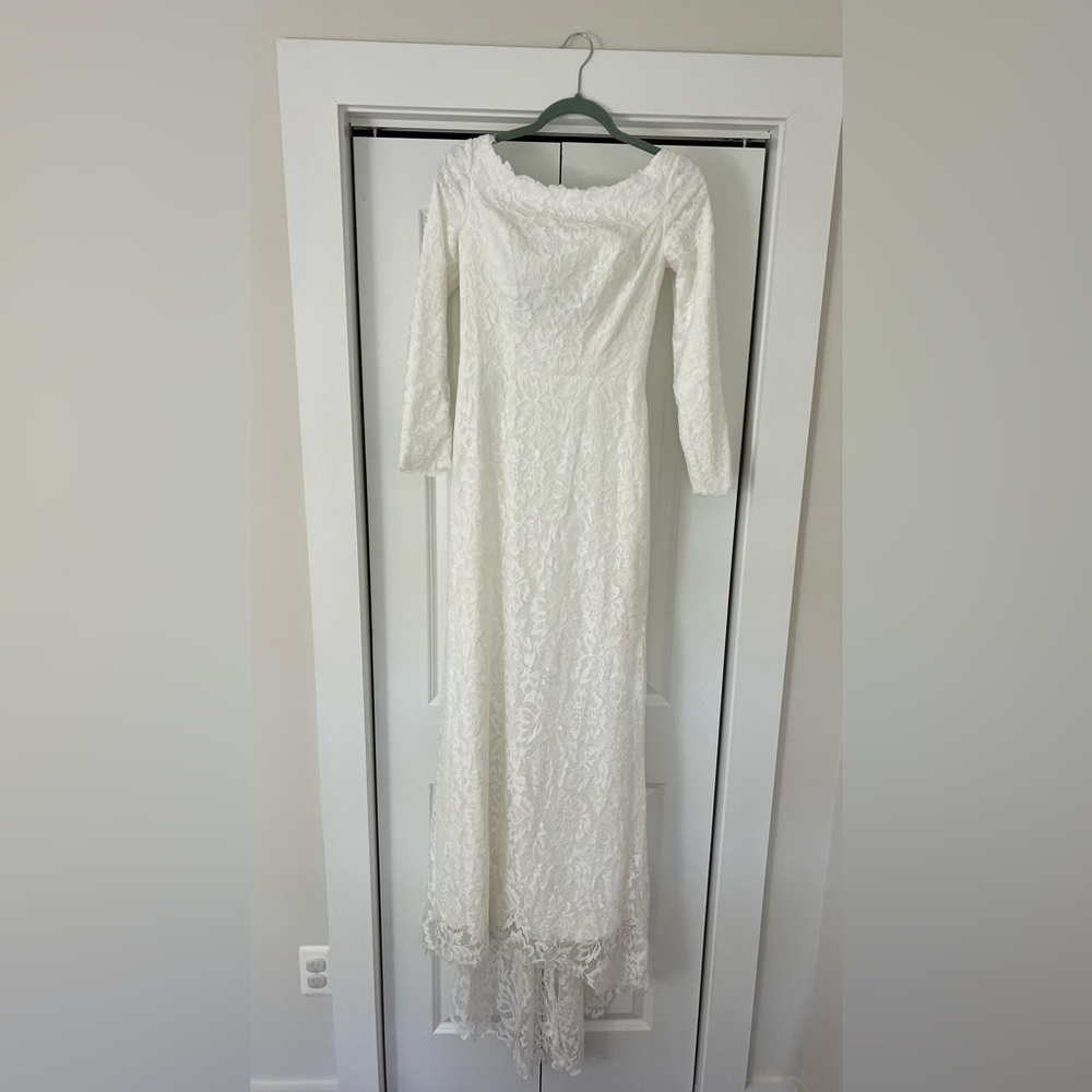 Elegant White Lace Long-Sleeve Maxi Dress
